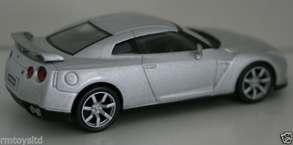 1/43 SCALE DIECAST METAL MODEL - NISSAN GT R 2008 - SILVER
