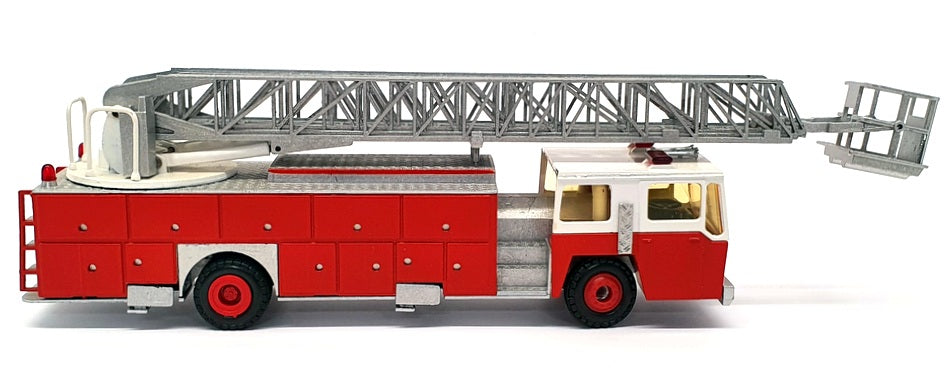 Conrad 1/50 Scale FE253 - E-One Fire Engine Truck Ladder - Red/White
