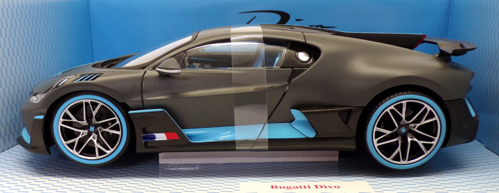 Burago 1/18 Scale Model Car 18-11045 - Bugatti Divo - Grey/Blue