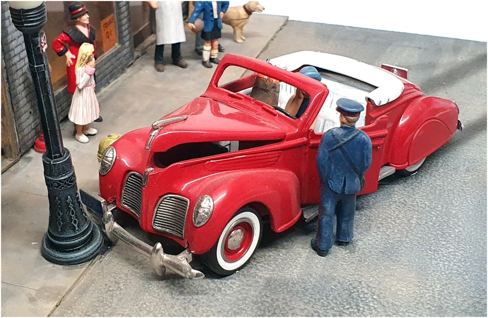 Durham Classics 1/43 Scale BFD03 - 1941 Chevrolet Deluxe Crash Diorama