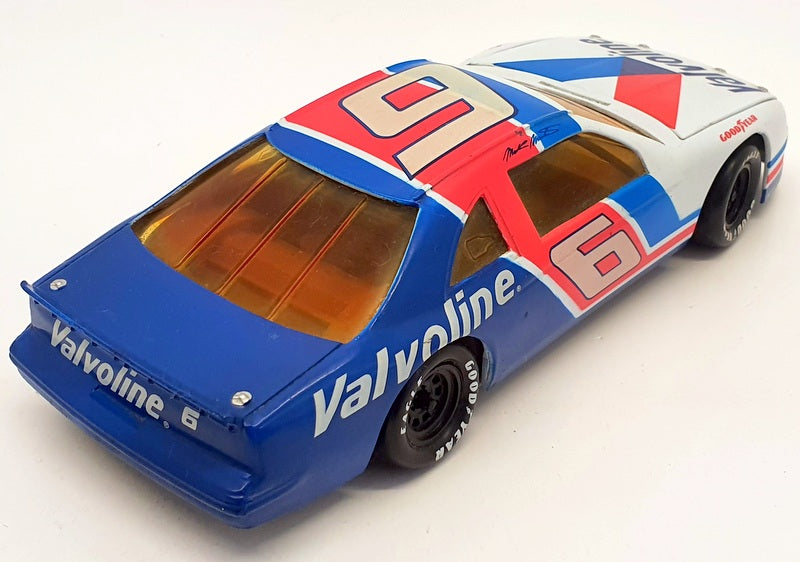 Revell 1/24 Scale 8694 - Stock Car Ford #6 Valvoline Thunderbird Nascar - White
