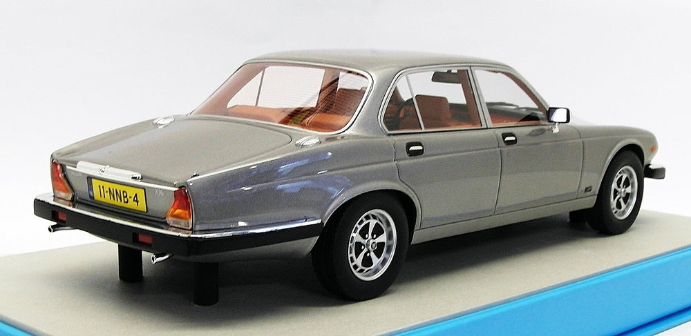 LS Collectibles 1/18 Scale Model Car LS025D - 1982 Jaguar XJ6 - Silver