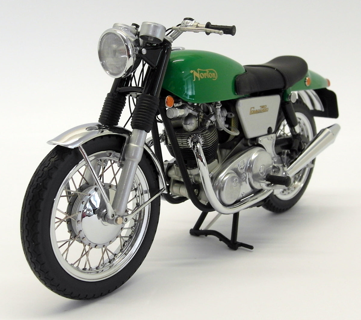 Minichamps 1/12 Scale 122 132000 Norton Commando 750 Fastback 1968 Green
