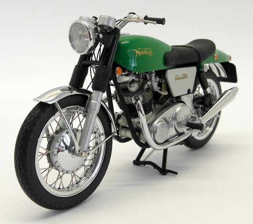 Minichamps 1/12 Scale 122 132000 Norton Commando 750 Fastback 1968 Green