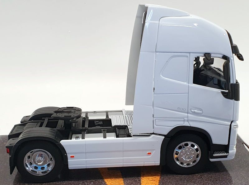 Welly 1/32 Scale Model Truck 32690S - Volvo FH - White