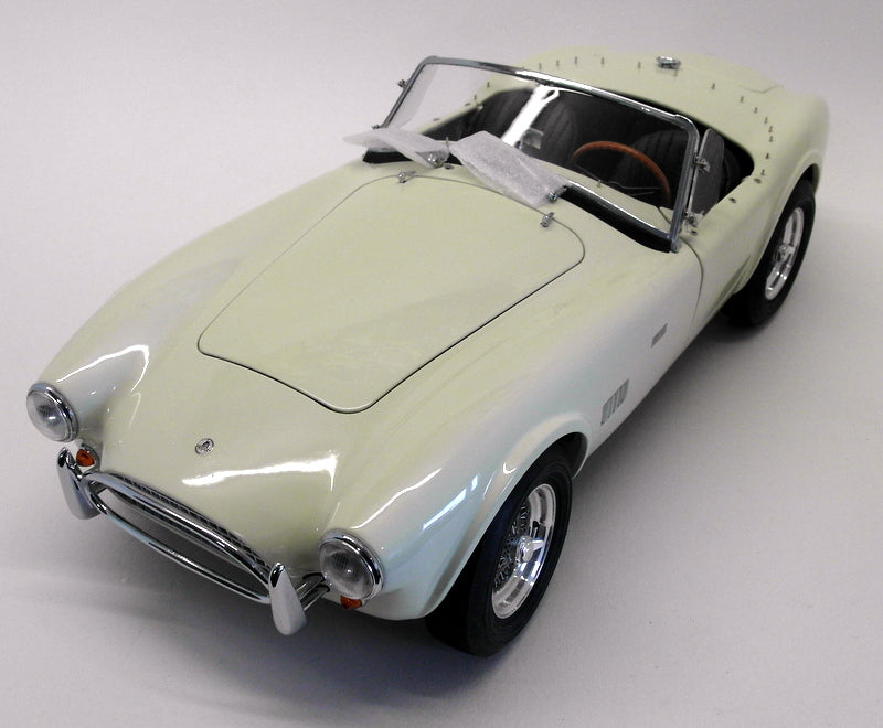 GMP 1/12 Scale Diecast G1202603 - Shelby 289 Cobra White 1 of 1000 Pcs