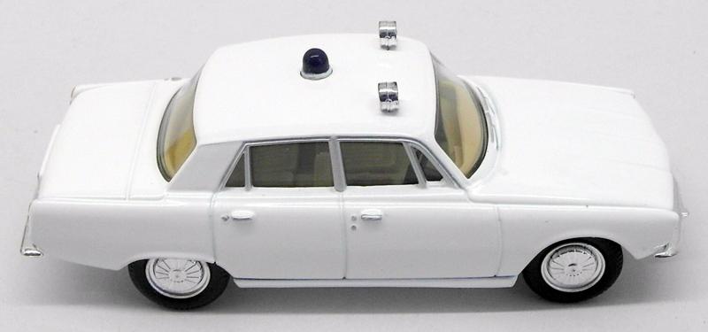 Vanguards 1/43 Scale Model Car VA27001 - Rover 2000 - Police Car