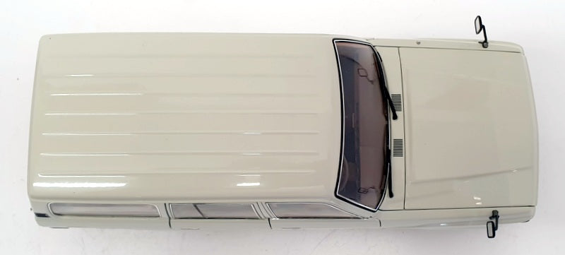 Kyosho 1/18 Scale Diecast 08956W - 1980 Toyota Land Cruiser 60 - White