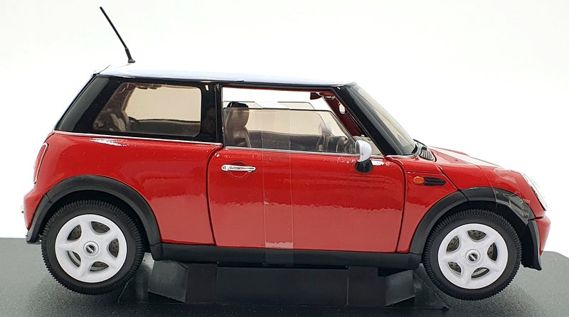 Welly 1/18 scale Diecast - 19851W - Mini Cooper - Red/White