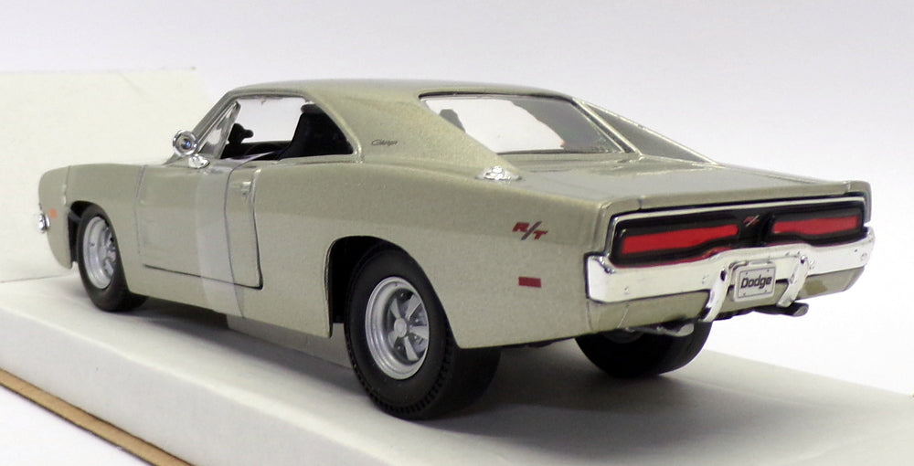 Maisto 1/25 Scale Model Car 31256S 1969 Dodge Charger R/T
