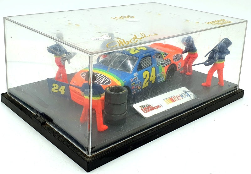 Racing Champions 1/24 Scale RCPS01 - Chevrolet NASCAR Dupont Pit Stop Display