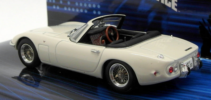 Minichamps 400 166230 1/43 Toyota 2000 GT Minichamps 400 166230 1/43 Toyota 2000 GT
