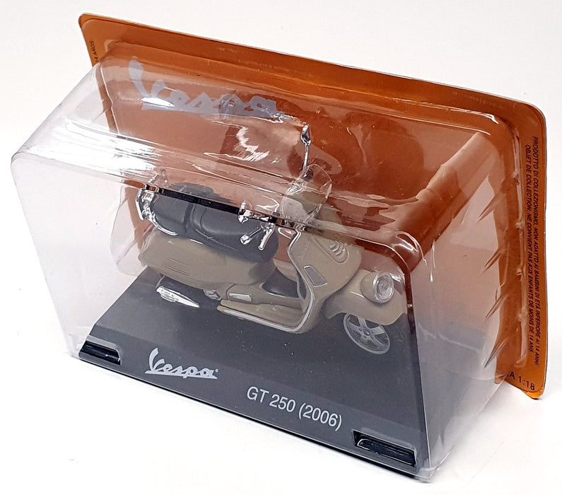 Altaya 1/18 Scale Diecast #45 - 2006 Piaggio Vespa GT 250 - Beige