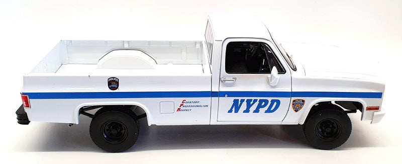Greenlight 1/18 Scale Model Car 13561 - 1984 Chevrolet CUCV M1008 NYPD