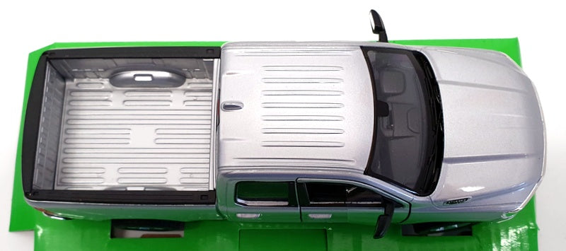 Welly 1/27 Scale Model Car 24104W - 2019 RAM 1500 - Silver