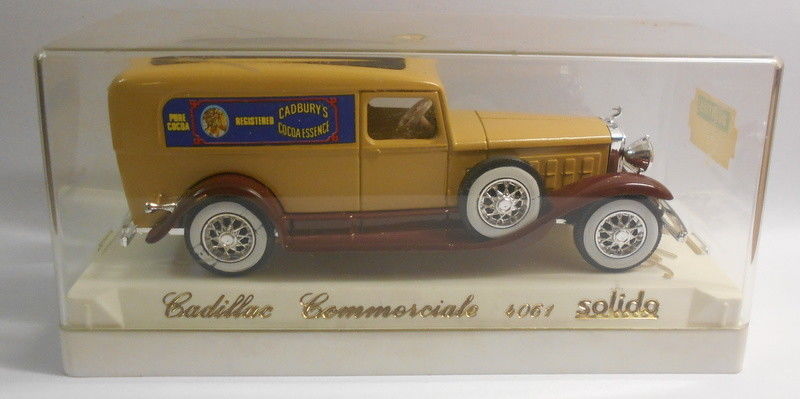 Solido 1/43 Scale Metal Model - SO1 CADILLAC COMMERCIALE 'CADBURYS'