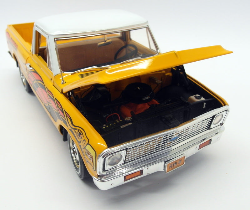 Highway 61 1/18 Scale - 50879 Chevy Fleetside Pickup Yellow Eagle