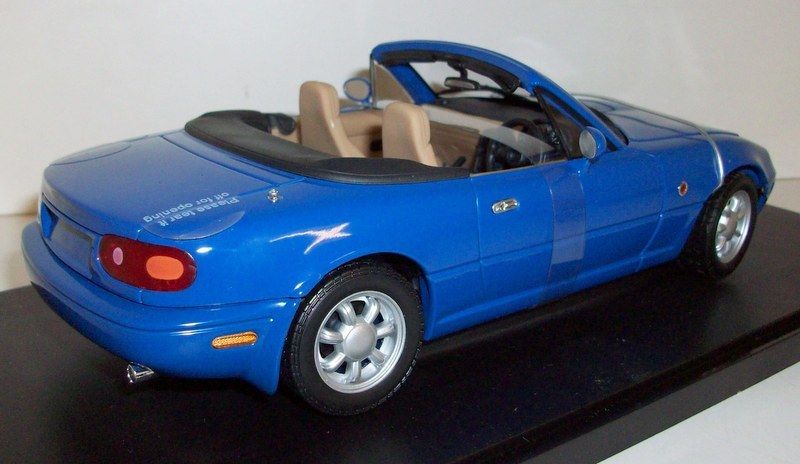 Gate 1/18 scale 01014 Mazda MX5 MK1 RH Drive Twilight blue mica