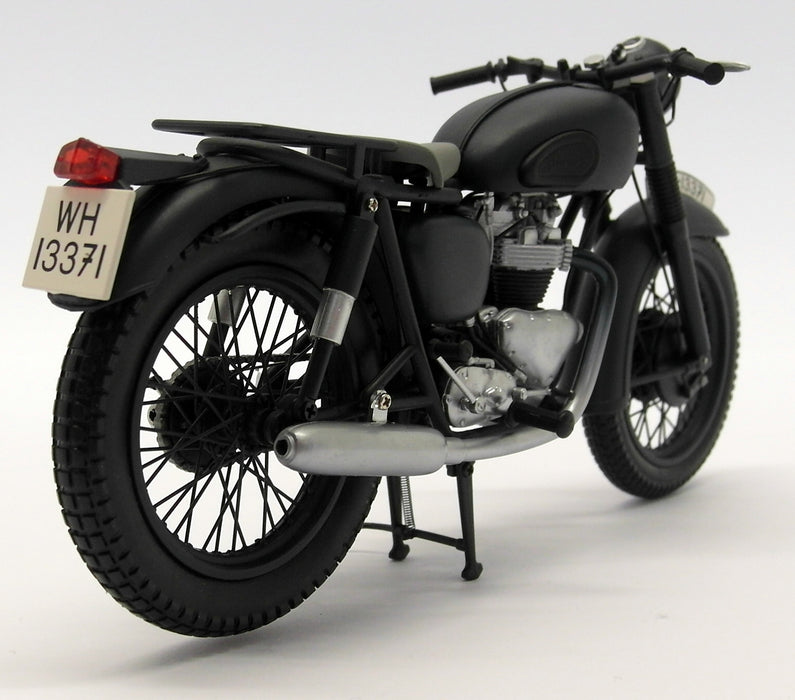 Minichamps 1/12 Scale Diecast 122 133500 Triumph TR6 Steve McQueen Great Escape