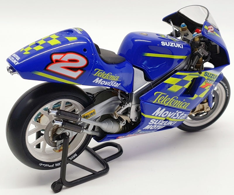 Minichamps 1/12 Scale 122 016201 - Suzuki RGV Kenny Roberts 2001