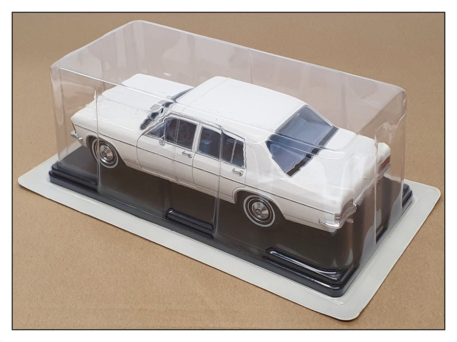 Hachette 1:24 Opel Kapitän year 1954 white / grey G1648011 model car Hachette 1:24 Opel Kapitän year 1954 white / grey G1648011 model car