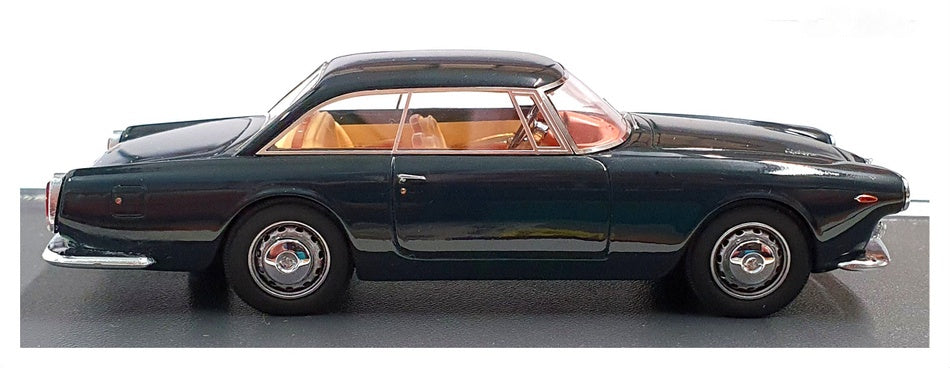 Matrix 1/43 Scale MX50102-081 - 1960 Alfa Romeo 2000 Praho Touring - Blue
