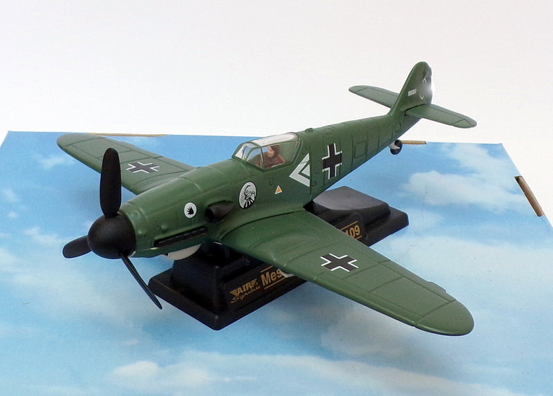 Yat Ming 1/48 Scale WW II Series 99078 - Messerschmitt BF109 Aircraft - Green