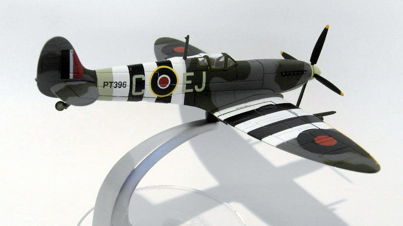 Corgi 1/72 scale diecast - AA31932 Supermarine Spitfire MKIX J Charles 1000 Kill