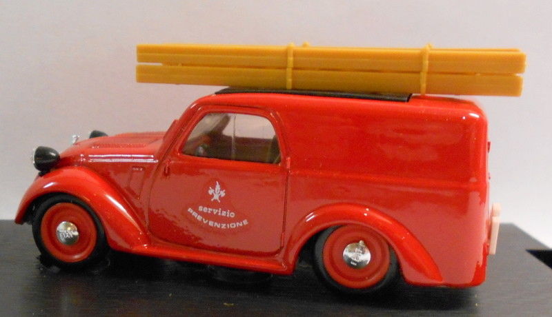 Brumm 1/43 Scale Metal Model - R246 FIAT 500B FURGONCINO 1946-49