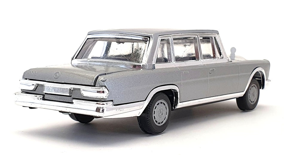 Gama Mini 1/45 Scale Diecast 1180 - Mercedes Benz 600 - Silver