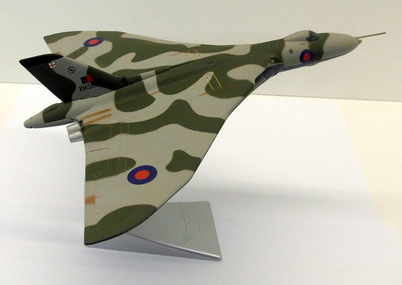 Corgi 1/144 Scale Diecast - AA31202 Avro Vulcan B2 XM597 Falklands Black Buck