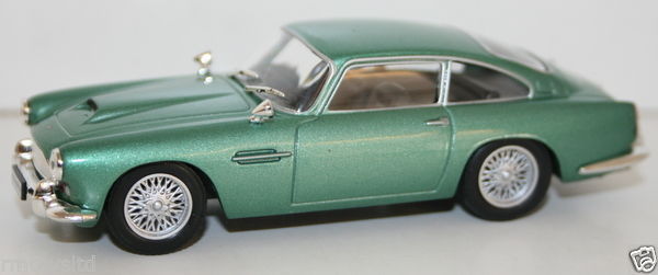 1/43 SCALE DIECAST METAL MODEL - ASTON MARTIN DB4 COUPE - GREEN
