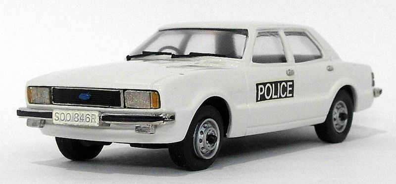Brooklin Models 1/43 Scale IPV33 - 1976 Ford Cortina MKIV Saloon Essex Police