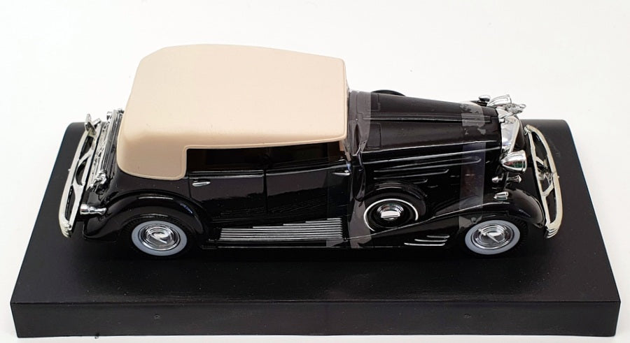 Signature 1/32 Scale Model Car SIG01 - 1933 Cadillac Fleetwood - Black