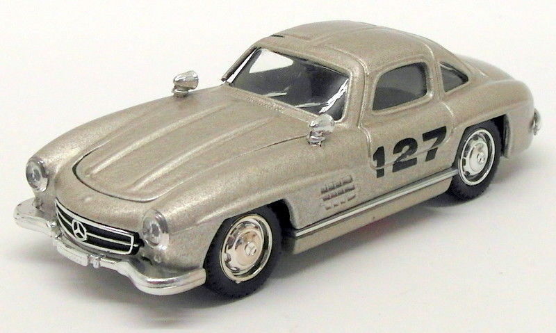 Solido 1/43 Scale Diecast MS12 - 1958 Mercedes 300SL - #127 Silver