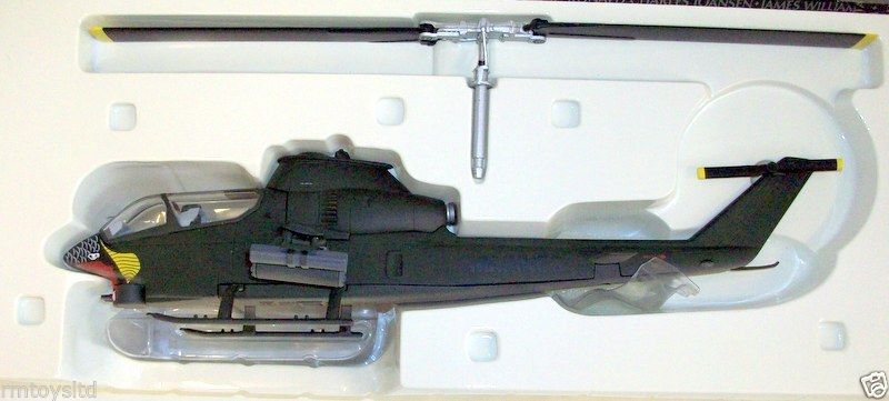 CORGI 1/48 - US51202 AH-1G HUEY COBRA ATTACK HELICOPTER USMC