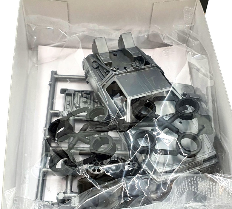 Aoshima 1/43 Scale Unbuilt Kit AOS13 - Delorean Back To The Future Part III