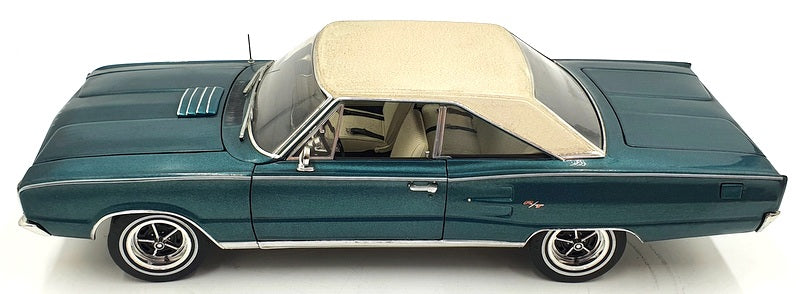 Highway 61 1/18 Scale Diecast 50425 - 1967 Dodge Coronet R/T - Green/Cream