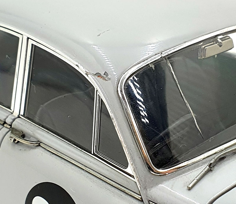 Model Icons 1/18 Scale Diecast DC3322B - Jaguar MkII Racing #84 With Case