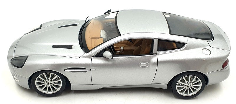 Burago 1/18 Scale Diecast DC18722A Aston Martin Vanquish - Silver With Case