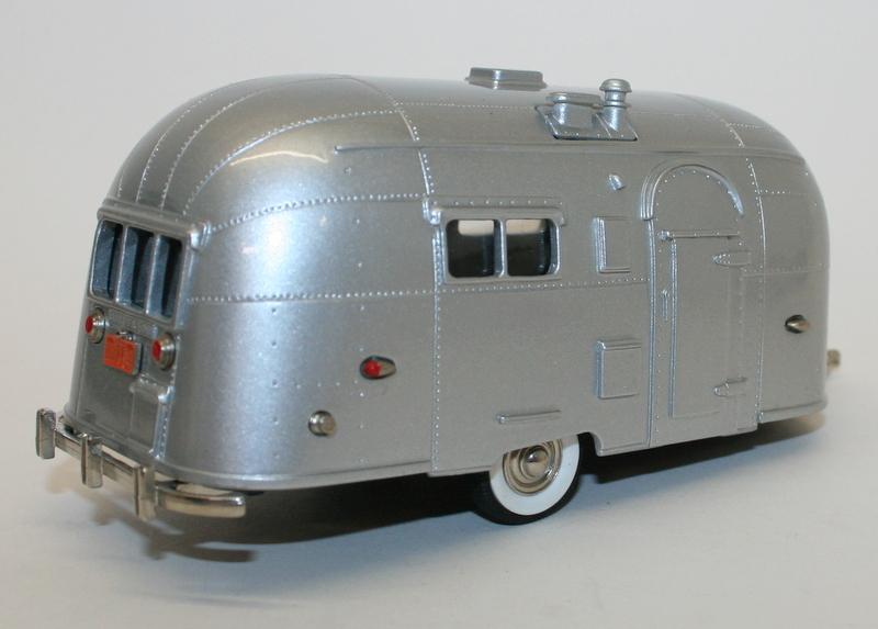Brooklin 1/43 Scale White Metal Model BRK54 - 1953 Streamlined American Caravan