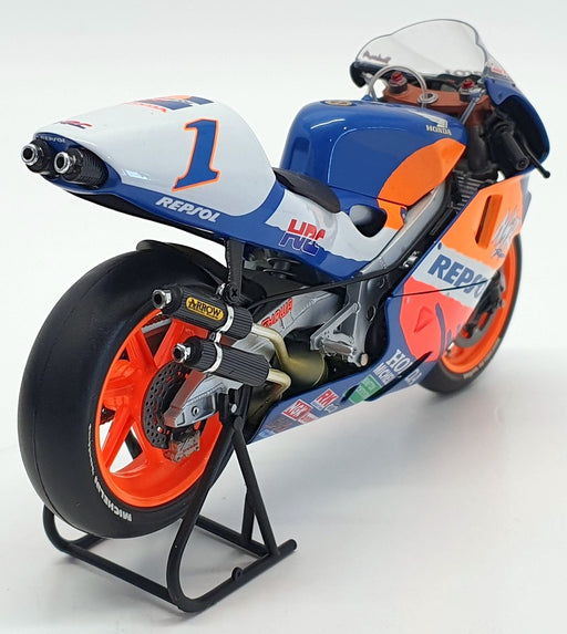 Minichamps 1/12 Scale Motorcycle 122 976101 - Honda NSR500 M.Doohan
