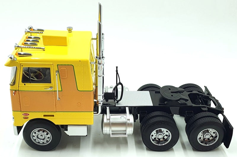 KK Scale Road Kings 1/18 Scale RK180152 - Peterbilt 352 Pacemaker Yellow/Brown