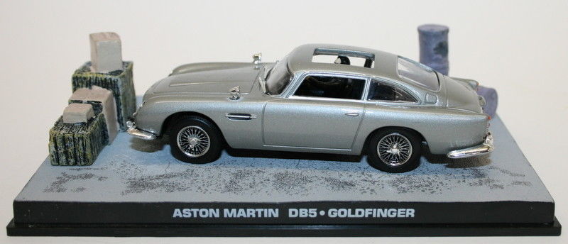 Fabbri 1/43 Scale Diecast Model - Aston Martin DB5 Open Roof - Goldfinger