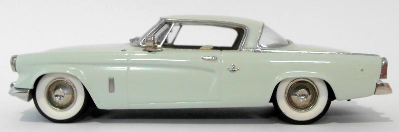 Brooklin 1/43 Scale BRK32 001A  - 1953 Studebaker Commander Reworked M. Cooling