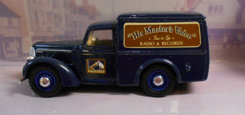 Dinky 1/43 Scale Diecast Model DY8-B COMMER 0 CWT VAN HIS MASTERS VOICE