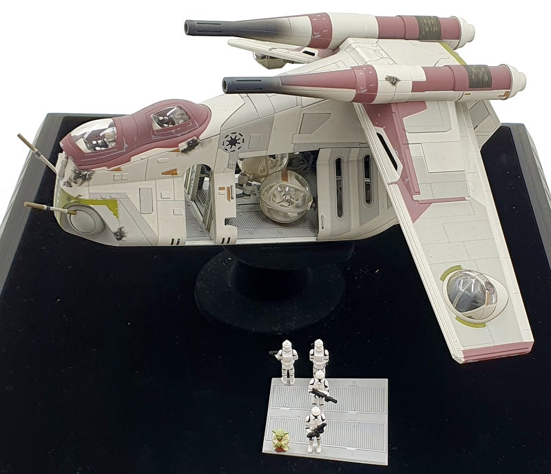 Code 3 Collectibles 15019 Star Wars Episode 2 Republic Gunship With Display Case