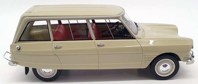 Voiture break de 1969 couelur grise - CITROEN Ami 6 Voiture break de 1969 couelur grise - CITROEN Ami 6
