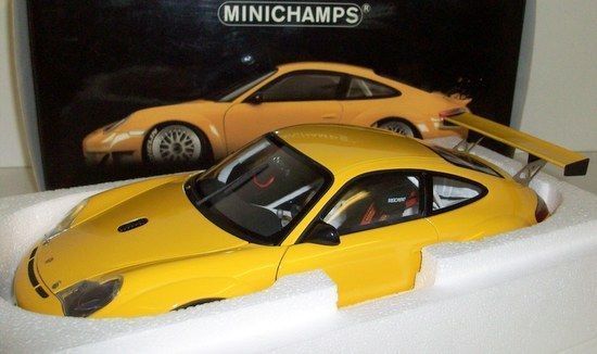 MINICHAMPS 1/18 - 100 046401 PORSCHE 911 GT3 RSR ALMS 2004 - YELLOW