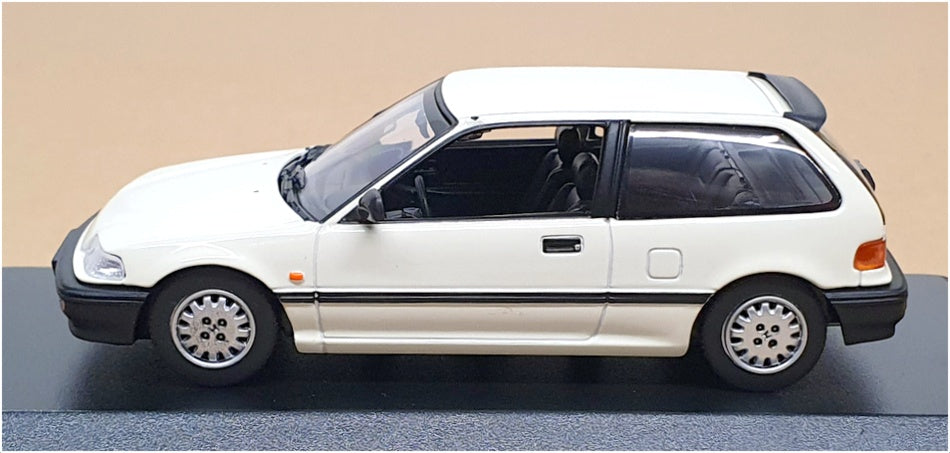 Maxichamps 1/43 Scale Diecast 940 161500 - 1990 Honda Civic - White